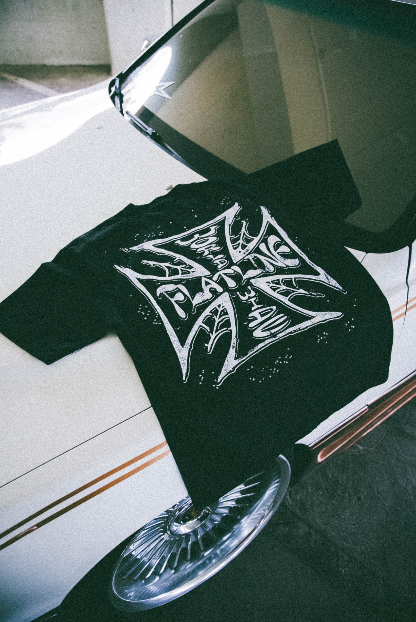 FLATLINE WORLDWIDE V2 T-SHIRT